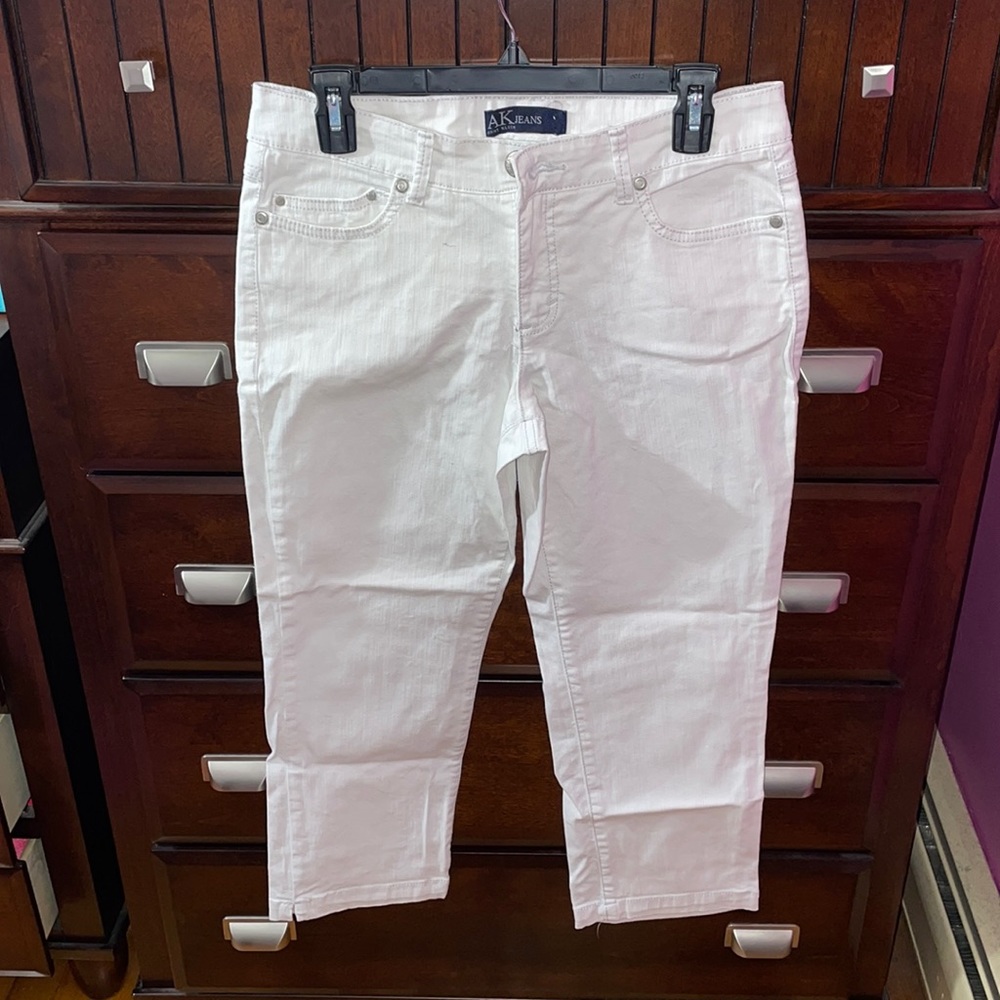 Anne Klein White Capris 💎